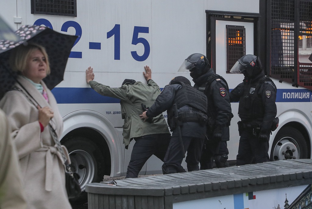 Protestos em Moscovo contra a mobilização militar parcia