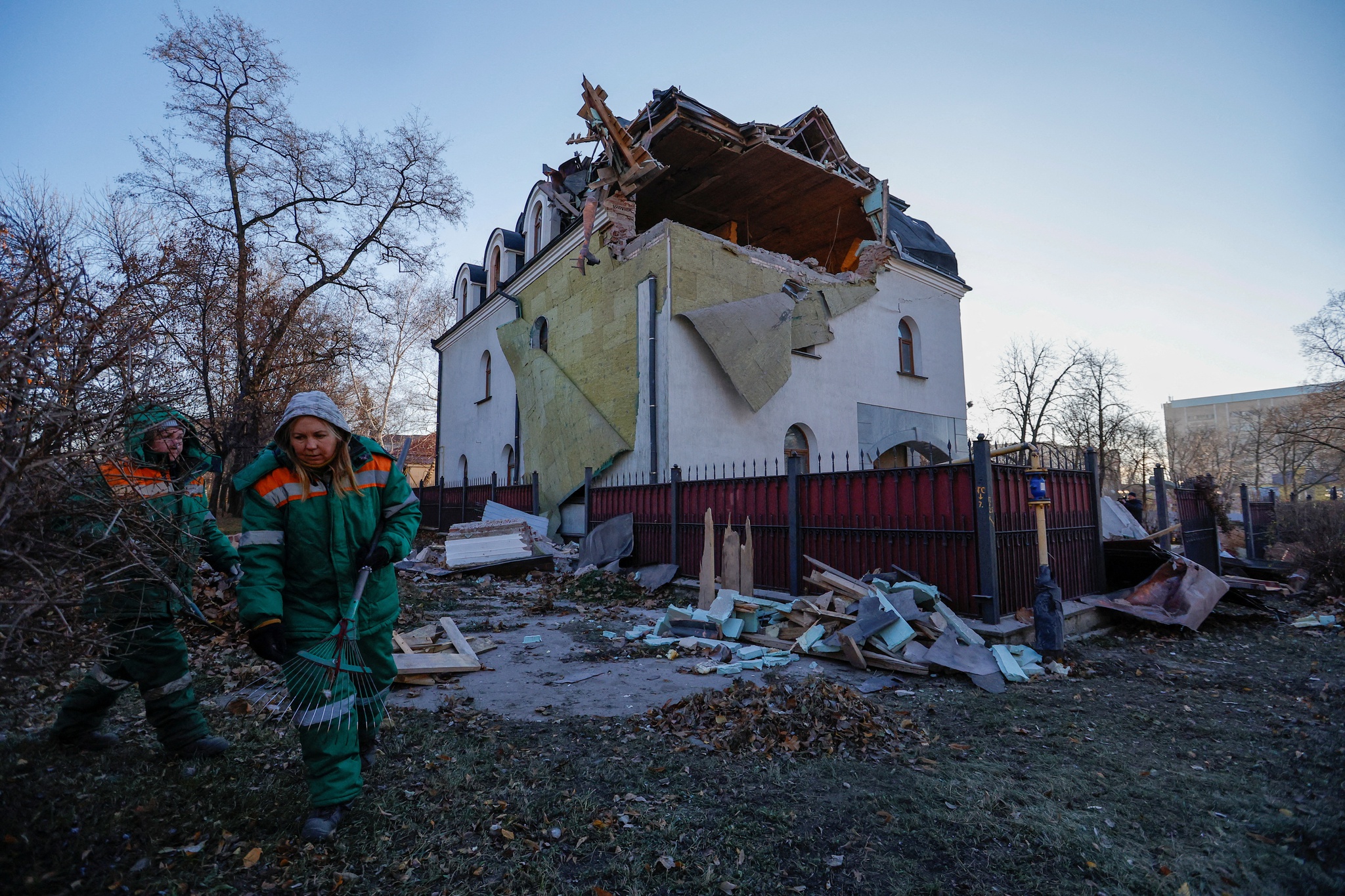 Edifício bombardeado em Donetsk