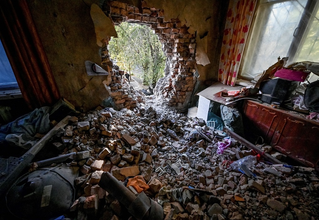 Prédio residencial atingido por missil em Zaporijjia